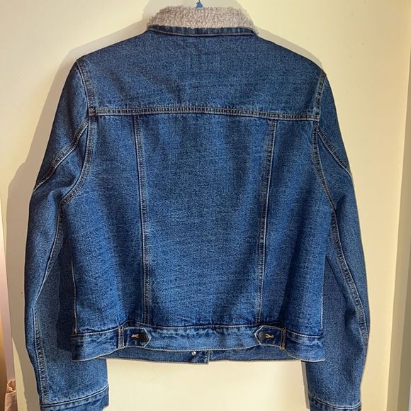 C.E. Schmidt WorkWear Denim Sherpa Lined Trucker Jean Jacket - Picture 4 of 5